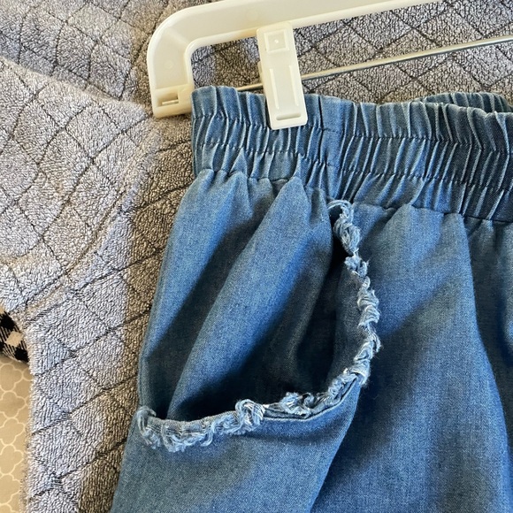 Blue Wide-Leg Women Chambray Cotton Light Weight Cropped Pants - Picture 6 of 10